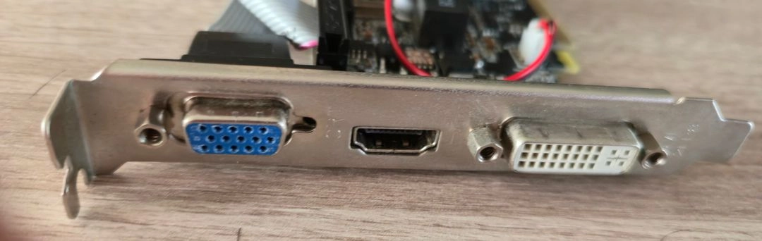 NVIDIA GeForce GT210 그래픽카드(글카) 이미지