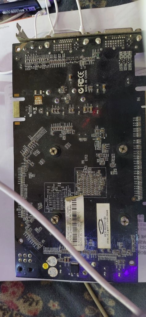 GeForce 9600GT 그래픽카드 이미지