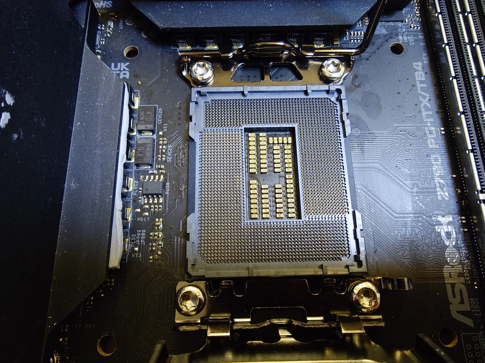 ASRock Z790 PG-ITX/TB4 - 안심되는 중고거래 3