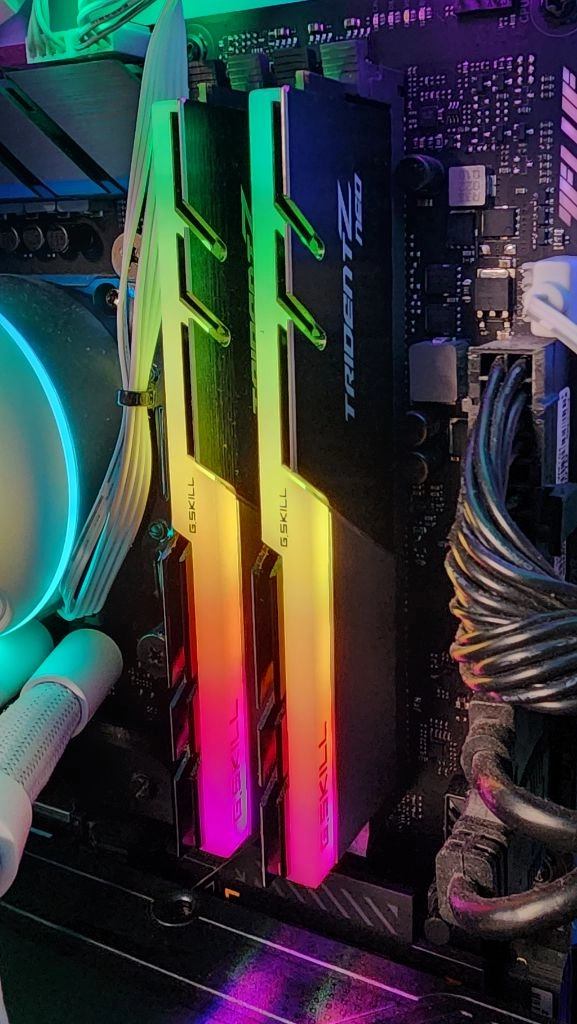 지스킬 ddr4 3600 led램32*2 총64기가 이미지