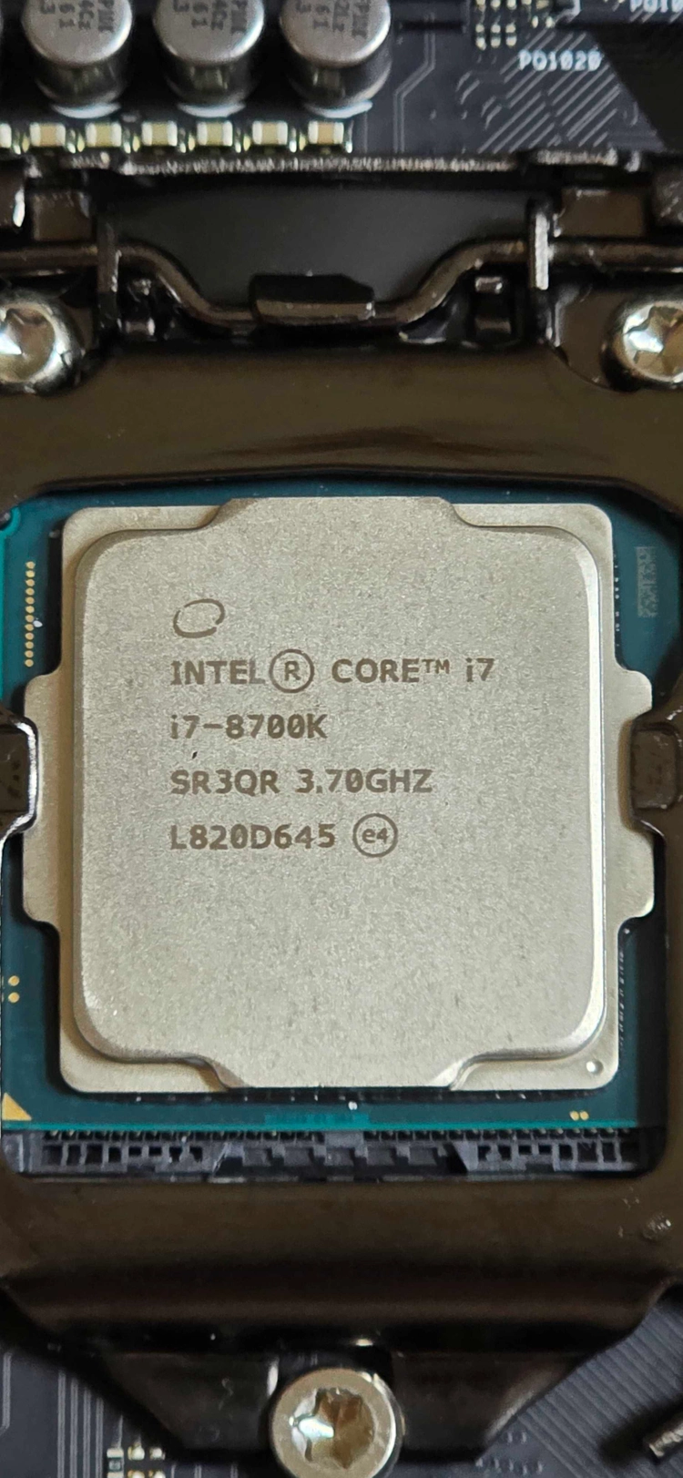 i7-8700k + Z370 에이수스 로그 막시무스 히어로 이미지