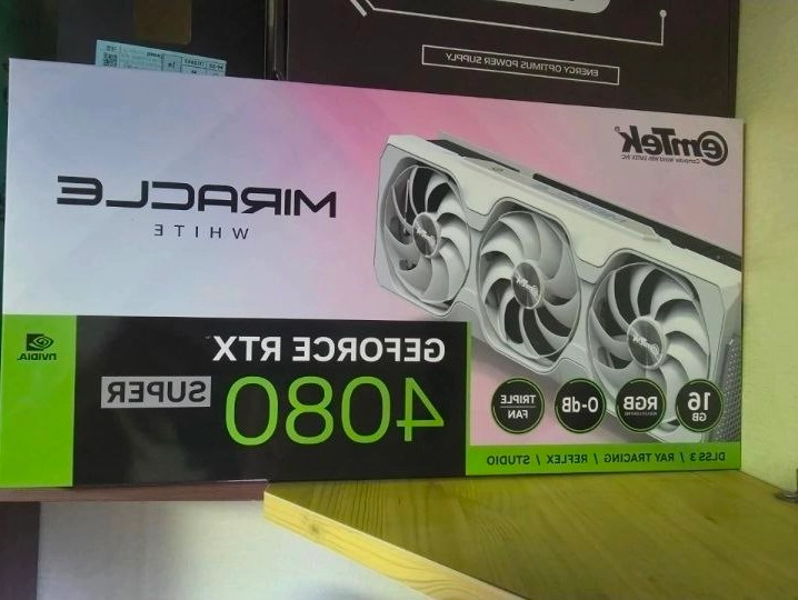 이엠텍 RTX 4080 SUPER 미라클 화이트 - 안심되는 중고거래