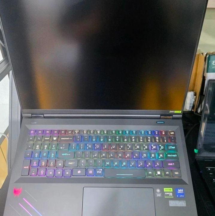 에이서 2025 프레데터 헬리오스18 울트라9 RTX5080 32GB 1TB 노트북 - 안심되는 중고거래