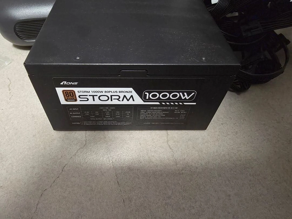 AONE STORM 1000W 80PLUS BRONZE 파워 판매합니다 이미지