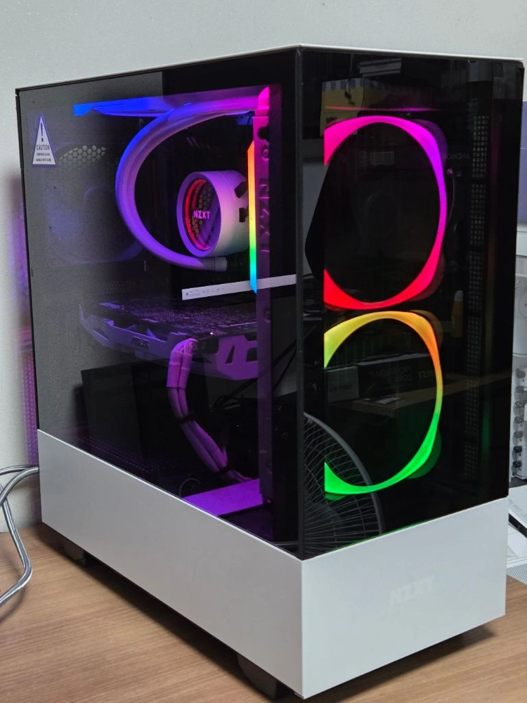 라이젠 5700x3d NZXT 화이트 시스템 게이밍 컴퓨터 - 안심되는 중고거래