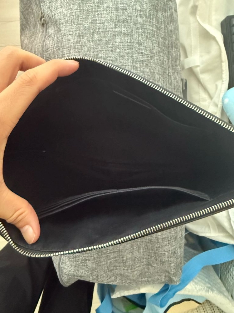 생로랑 도큐먼트 라지 클러치백 블랙(남성, 여성) 상태 좋음 이미지