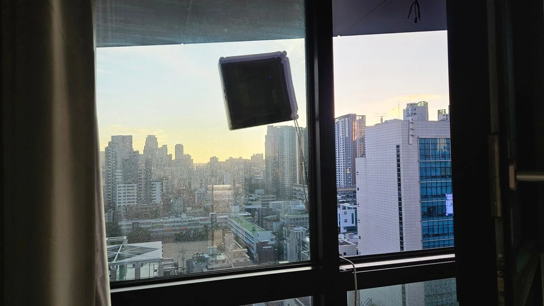 청문창소로봇 이미지