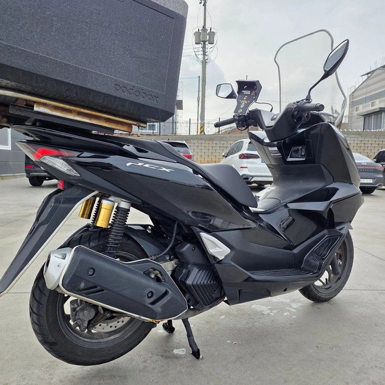 혼다 pcx125 25년 3만 깔끔한세팅 바이크 판매합니다. 이미지