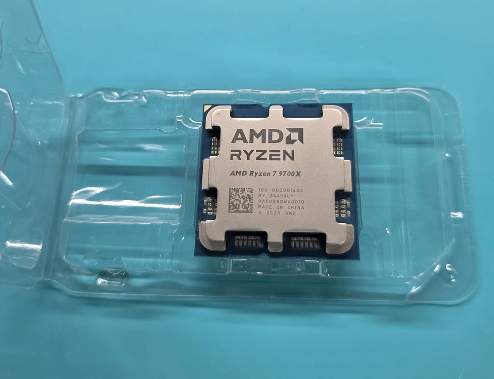 AMD 라이젠 9700X CPU 알리 직구 제품 판매합니다. 이미지