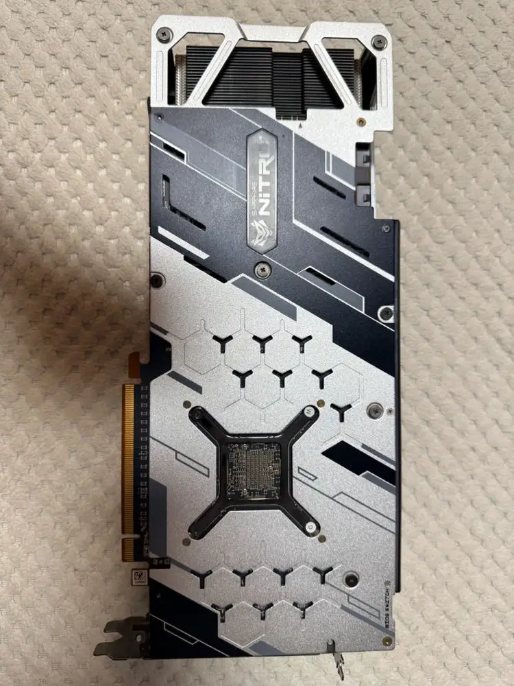 사파이어 Radeon RX 5700 XT GDDR6 Nitro+그래픽카드 판매 이미지