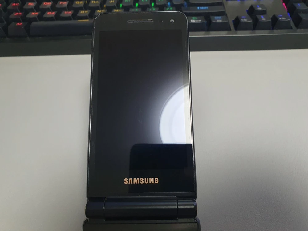 갤럭시 폴더2 / 16GB / 블랙 이미지