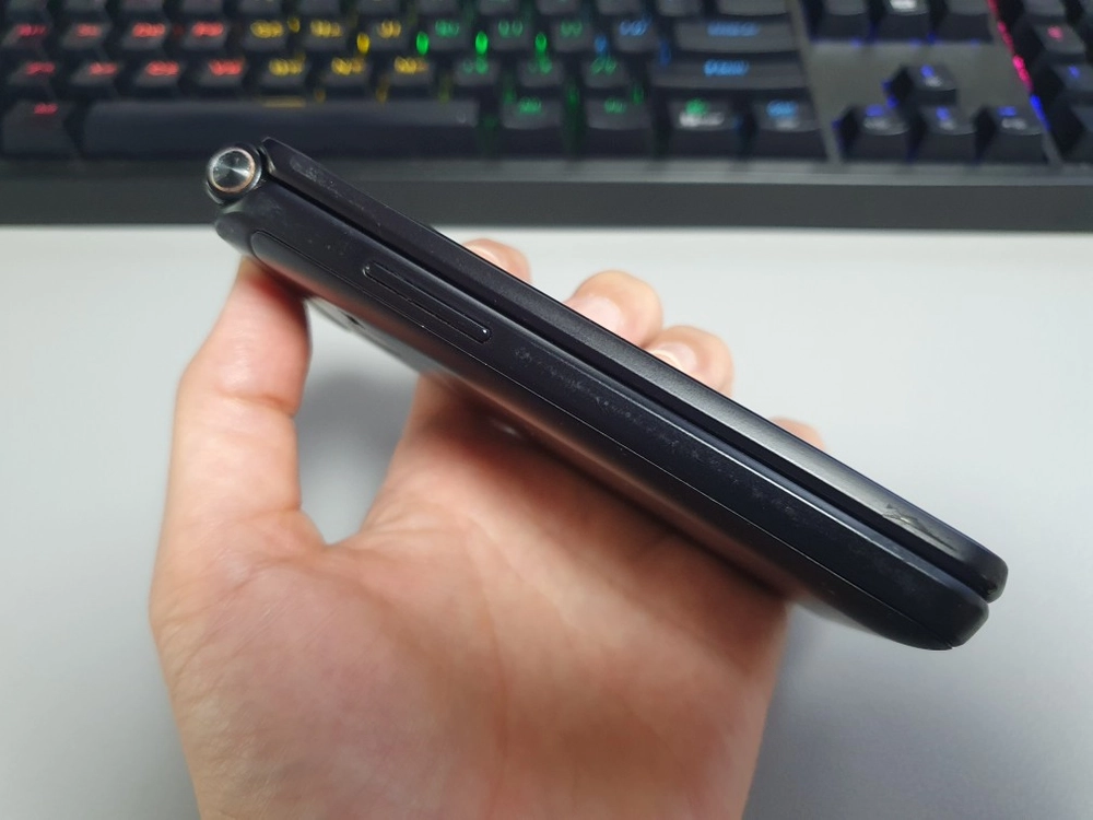 갤럭시 폴더2 / 16GB / 블랙 이미지