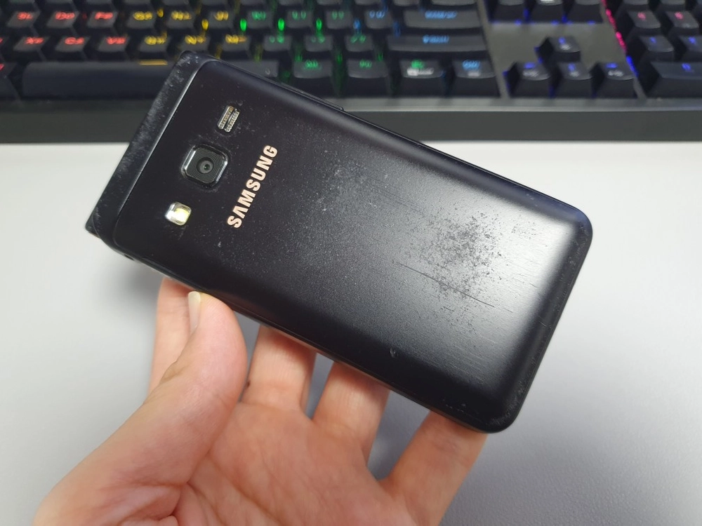 갤럭시 폴더2 / 16GB / 블랙 이미지