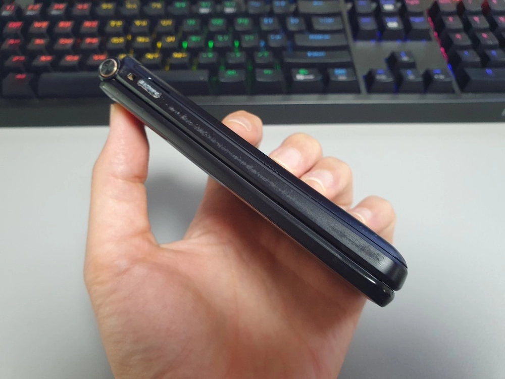 갤럭시 폴더2 / 16GB / 블랙 이미지