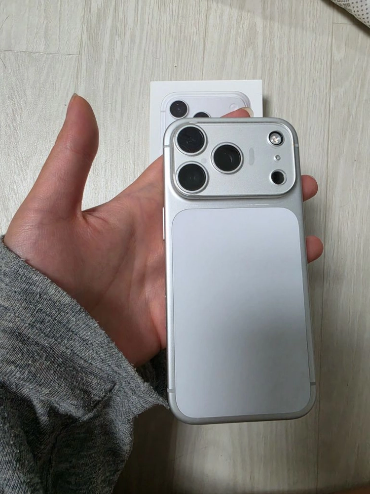 아이폰 17 Pro 256GB 실버 / 배터리 99% / 풀박스 이미지