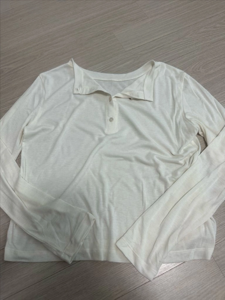 파크투 partout 티셔츠 Le Verseau Button T-shirt 이미지