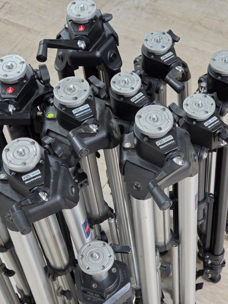 맨프로토 Manfrotto 대형 삼각대 이미지