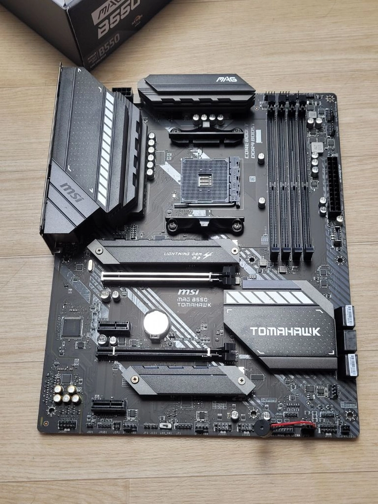 MSI Mag B550 Tomahawk 최상급 메인보드 이미지