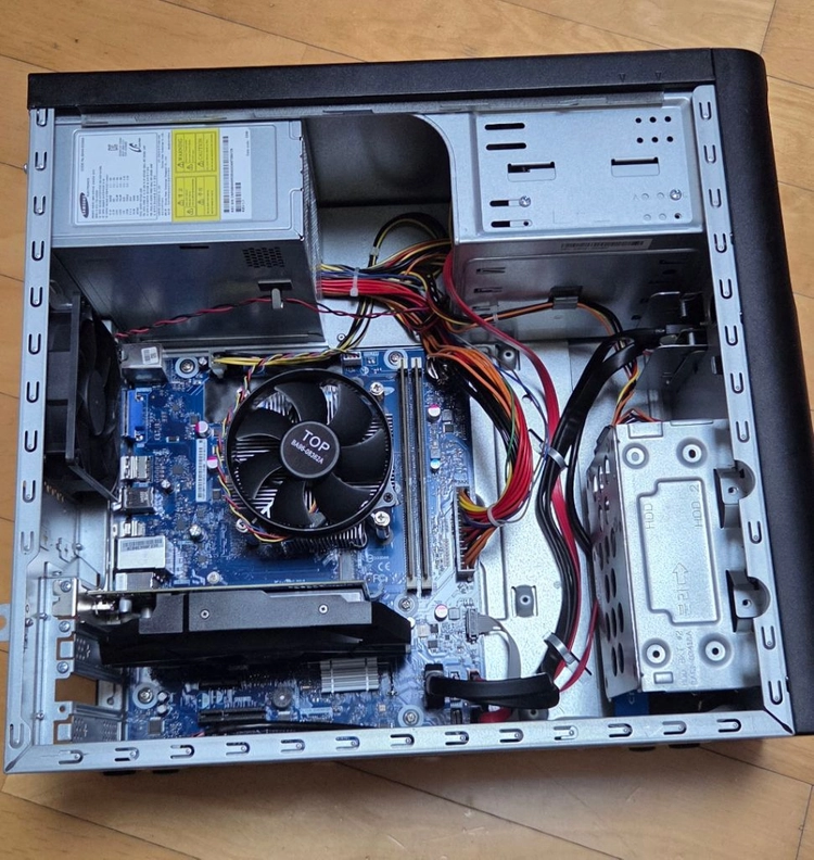 삼성 데스크탑 i7-12700 8GB RAM - 안심되는 중고거래