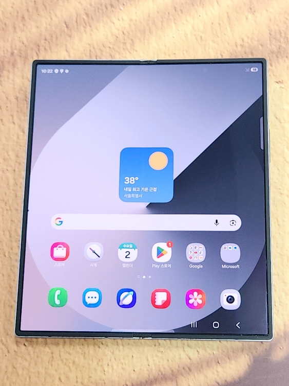 갤럭시Z폴드6 256G 무잔상 실버 63676 - 안심되는 중고거래
