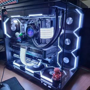 게이밍용 고사양 컴퓨터 7800X3D RTX 5070 ti 판매합니다. 이미지