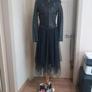 핏이 예술인 양가 죽 자켓 이미지