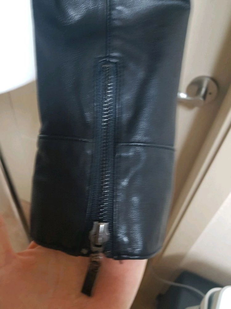 핏이 예술인 양가 죽 자켓 이미지