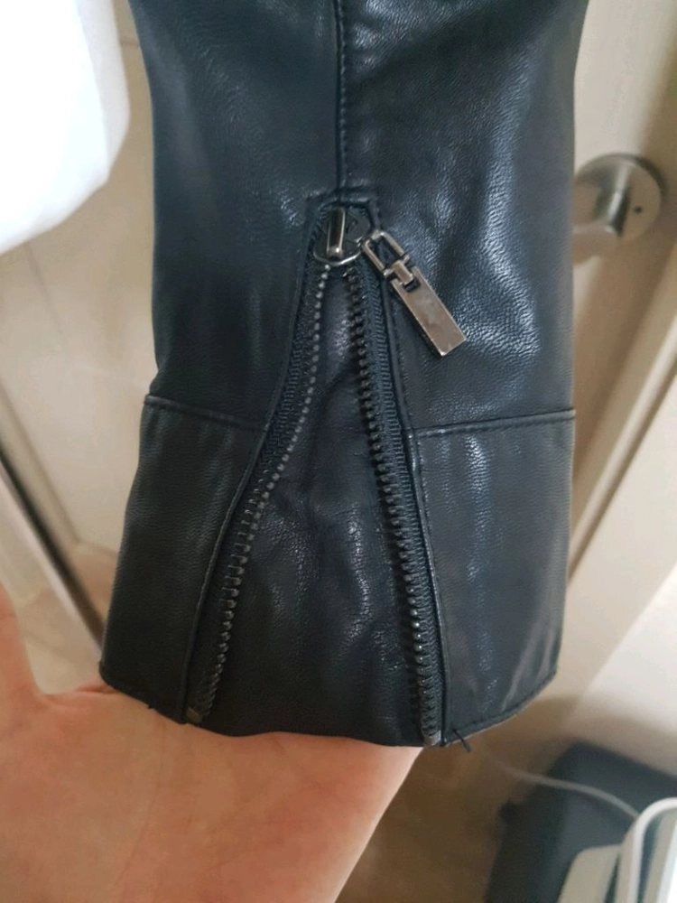 핏이 예술인 양가 죽 자켓 이미지