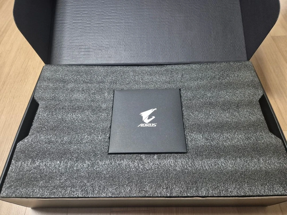 4070 super 어로스마스터 이미지