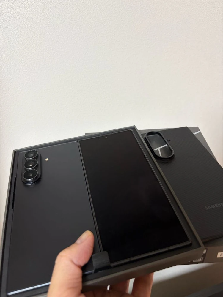 갤럭시Z폴드7 1Tb 1테라+정품케이스등등 이미지