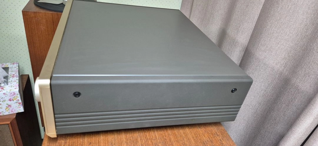 아큐페이즈 T-109V Accuphase tuner T109V 튜너 이미지
