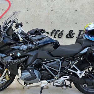 2023 BMW R1250RS 블랙 오토바이 이미지