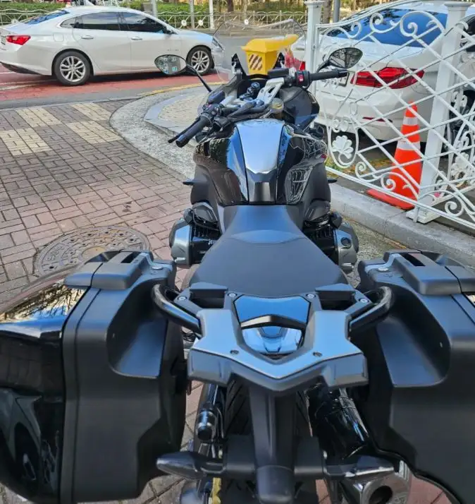 2023 BMW R1250RS 블랙 오토바이 이미지