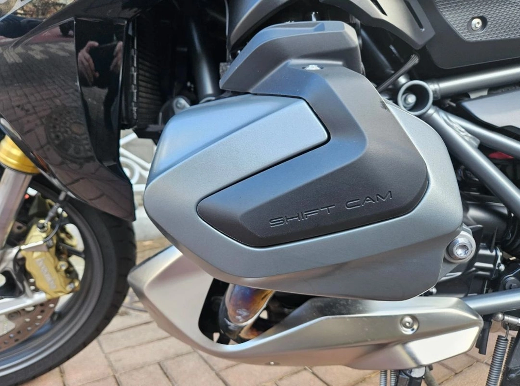 2023 BMW R1250RS 블랙 오토바이 이미지