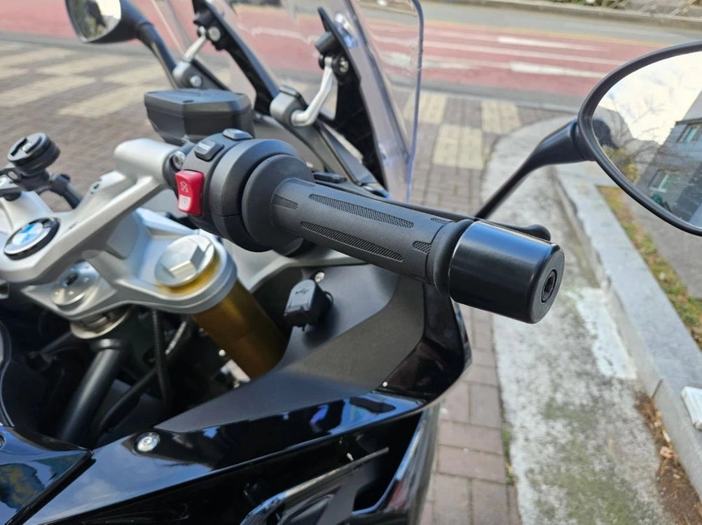 2023 BMW R1250RS 블랙 오토바이 이미지