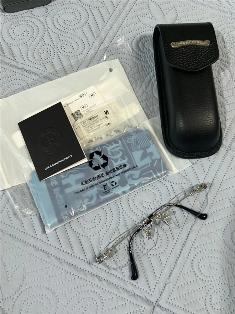 크롬하츠 필스3 샤이닝실버 이미지