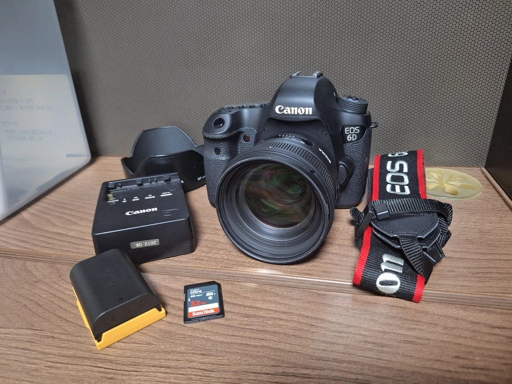 캐논 EOS 6D 카메라 시그마 50mm f1.4 렌즈 포함 이미지
