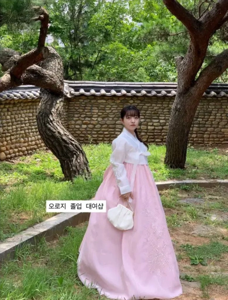 [대여] 고퀄리티 한복 대여 | 졸업컨셉 졸사 대여 돌잔치 결혼식 2부 추석 행사 혼주한복 대여 이미지