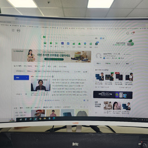 모니터 이미지