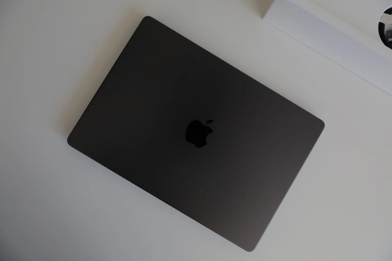 맥북프로 스페이스블랙 m5 16gb 1tb 부산직거래 - 안심되는 중고거래