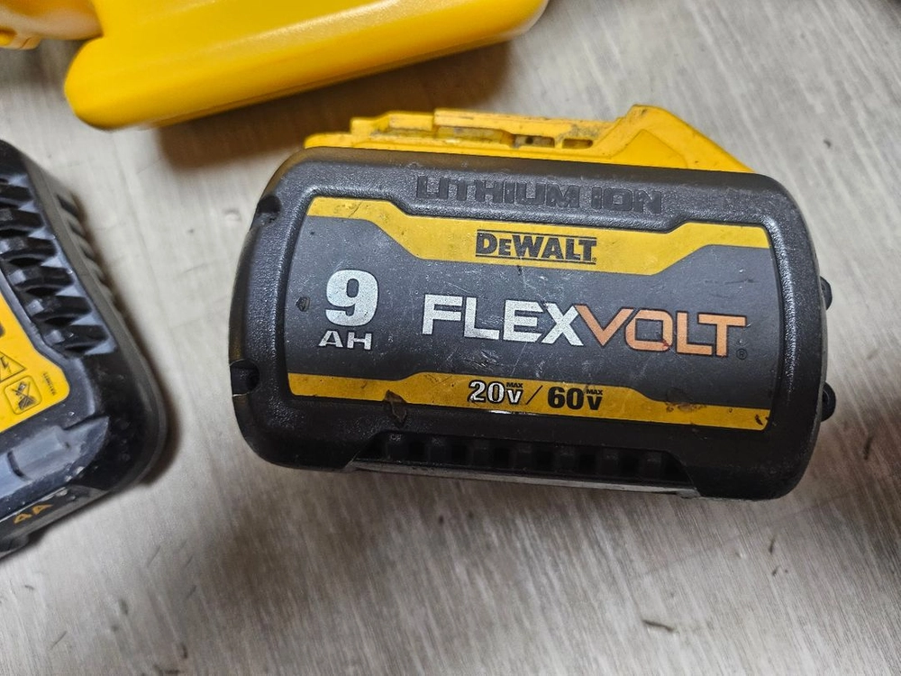 디월트 60V 브러쉬리스 송풍기 블로워 세트 이미지