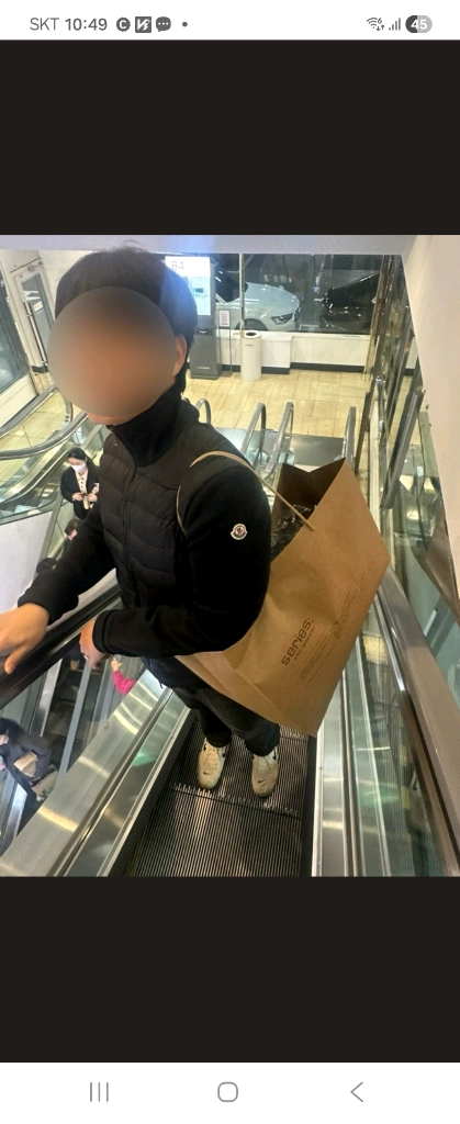 몽클레어니트패딩 새거임 25년구입 이미지