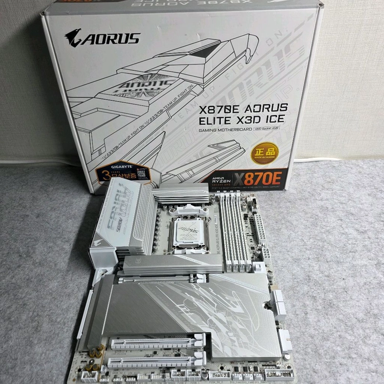 기가바이트 X870E AORUS ELITE X3D ICE AMD 메인보드 이미지