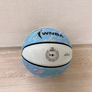 윌슨 케이튼 클락 WNBA #22 농구공 이미지