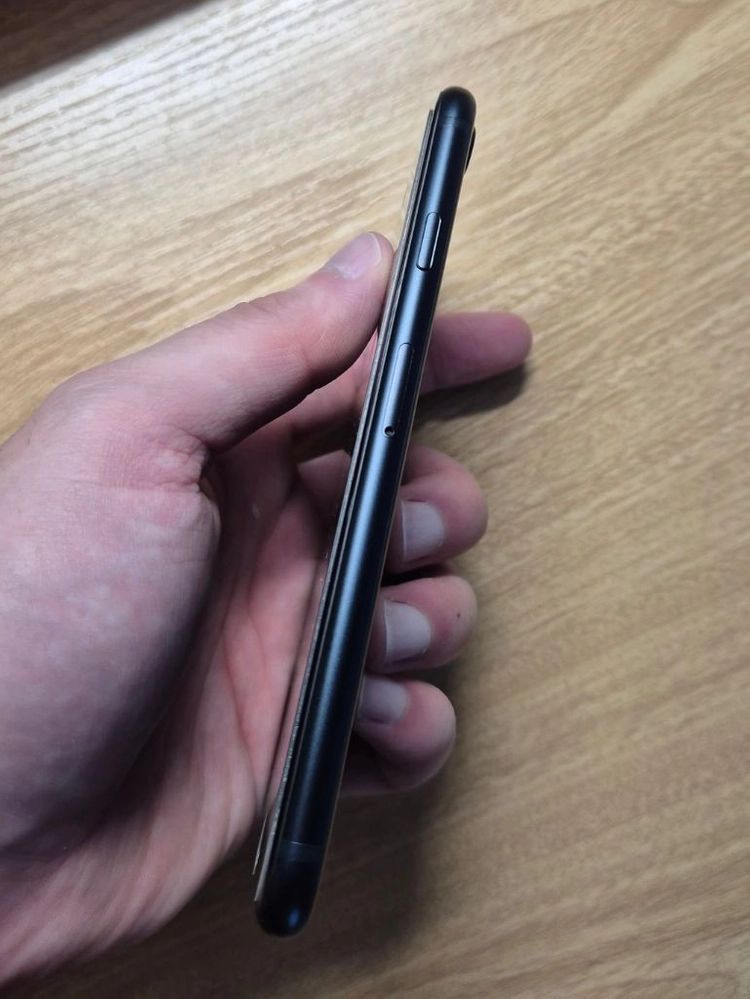 미사용 새제품 아이폰SE3 블랙 128GB 배터리 성능100% 이미지