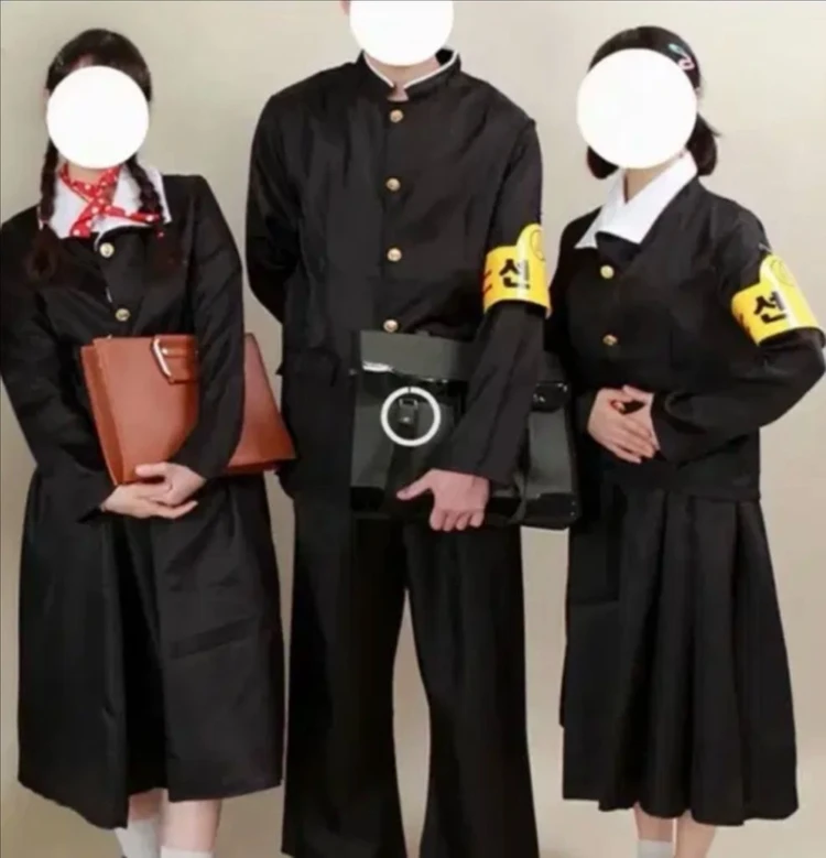 옛날 교복 대여 +검정 고무신,모자,명찰,빨간 머리띠,완장/졸업사진 이미지