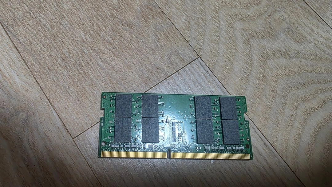 노트북용 하이닉스 ddr4 16g램 팔아요 이미지