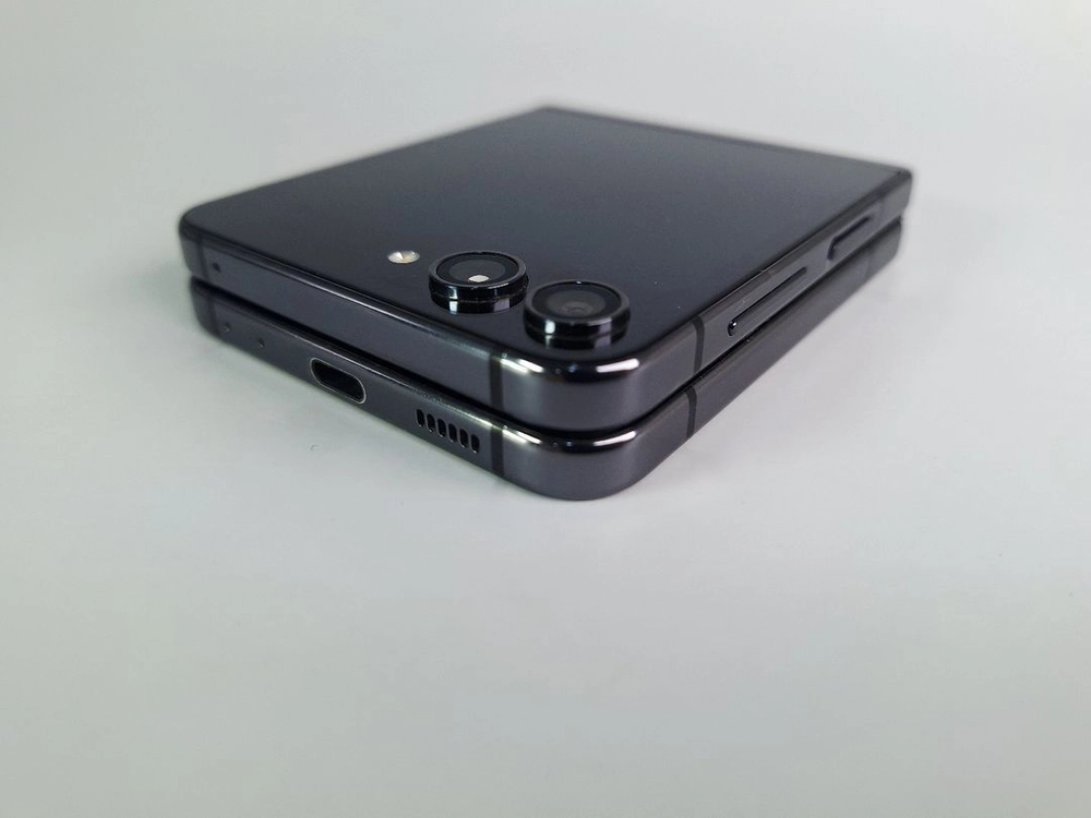 특A급 갤러시 Z플립5 256GB 그라파이트 무잔상 대구중고폰 부산중고폰 북부모바일 서울Z플립5 이미지