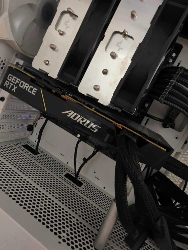 기가바이트 지포스 3090ti 어로스 익스트림 24GB 풀박스 팝니다 - 안심되는 중고거래