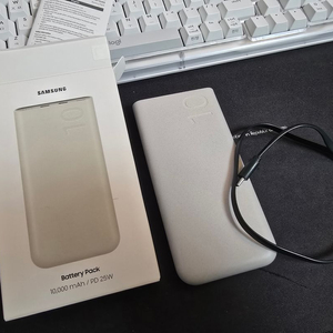 삼성전자 25W 초고속충전 PD 보조 배터리팩 10000mAh EB-P3401 판매합니다 이미지